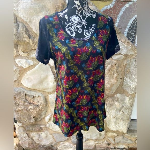 Lularoe Classic T Size Medium 🦄 ✨ 🤩 - Picture 3 of 6